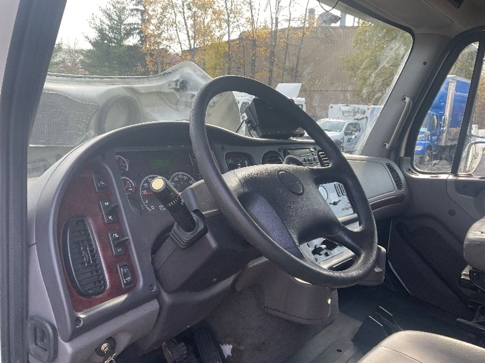 Refrigerated Truck-Light and Medium Duty Trucks-Freightliner-2019-M211264S-Jessup-PA-417,529\n\t\tmiles-$ 79,500 - Image 17