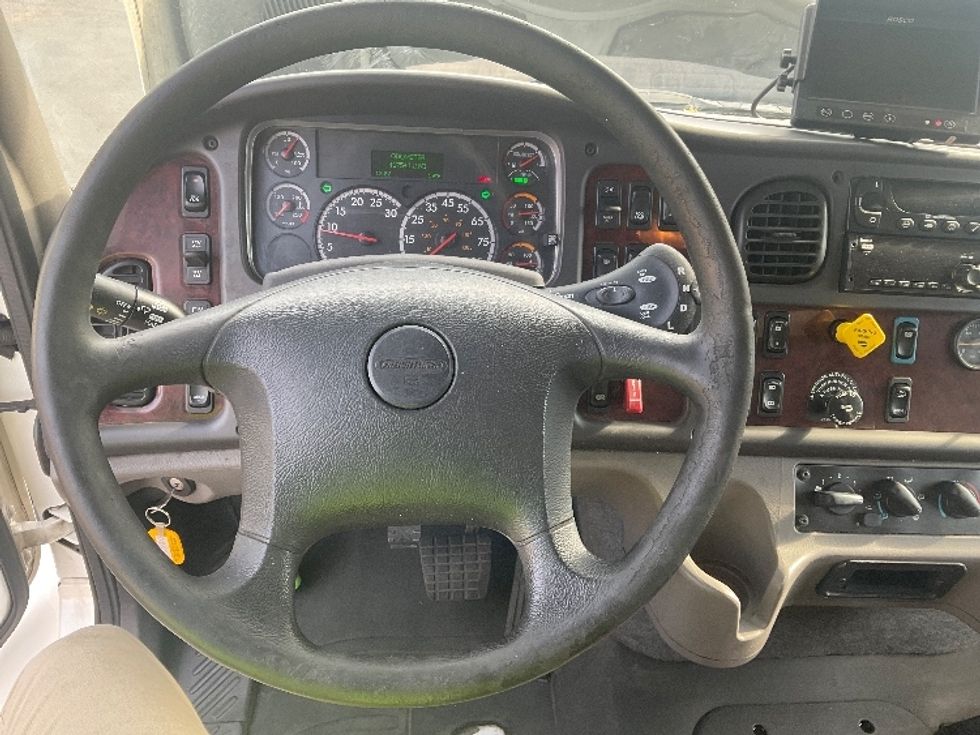 Refrigerated Truck-Light and Medium Duty Trucks-Freightliner-2019-M211264S-Jessup-PA-417,529\n\t\tmiles-$ 79,500 - Image 18