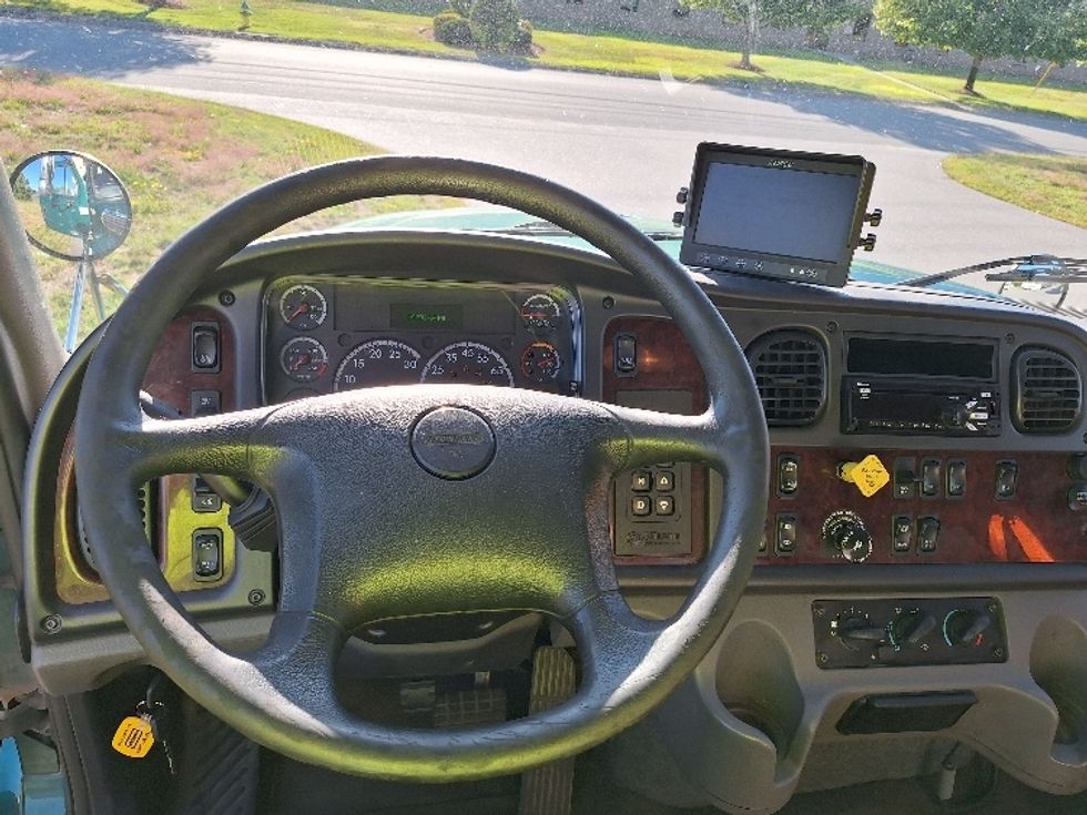 Refrigerated Truck-Light and Medium Duty Trucks-Freightliner-2019-M211264S-Londonderry-NH-547,314\n\t\tmiles-$ 75,000 - Image 17