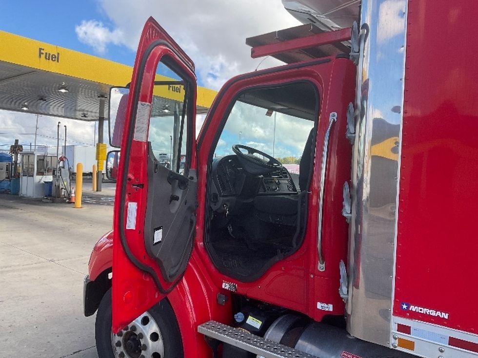 Refrigerated Truck-Light and Medium Duty Trucks-Freightliner-2019-M211264S-Milwaukee-WI-129,845\n\t\tmiles-$ 92,500 - Image 16