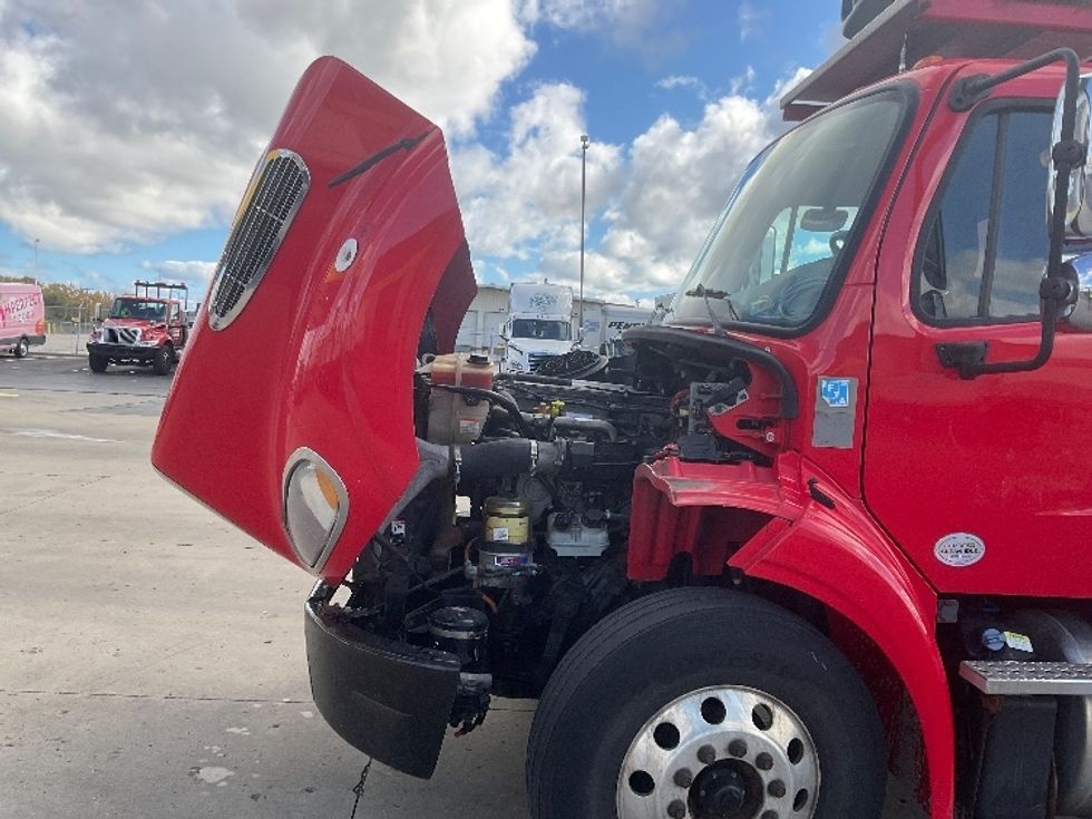 Refrigerated Truck-Light and Medium Duty Trucks-Freightliner-2019-M211264S-Milwaukee-WI-129,845\n\t\tmiles-$ 92,500 - Image 24