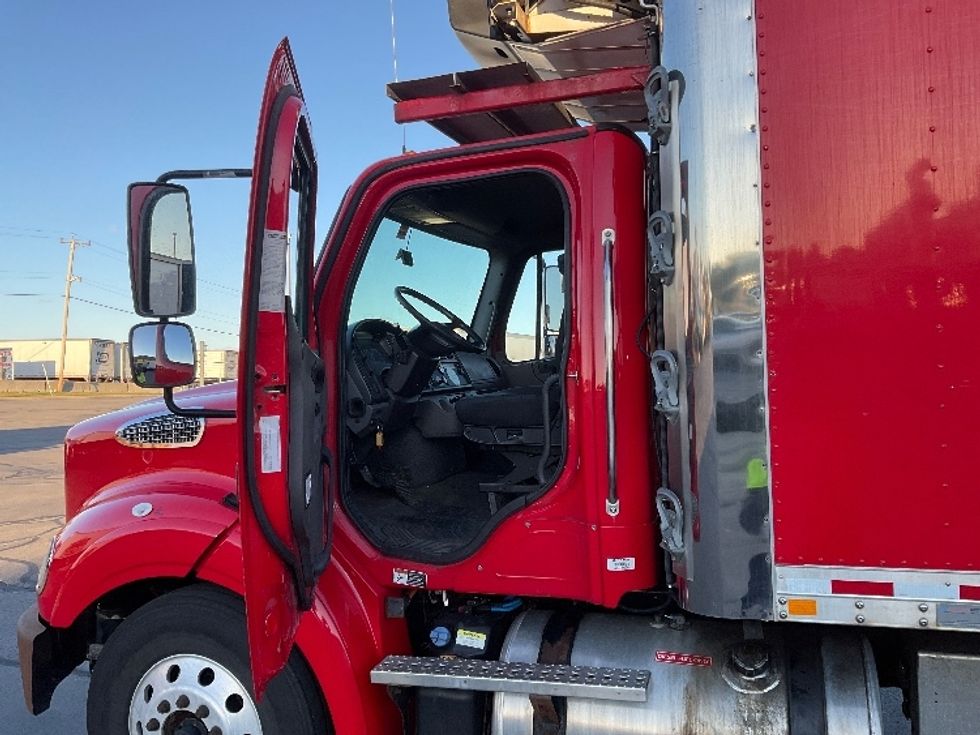 Refrigerated Truck-Light and Medium Duty Trucks-Freightliner-2019-M211264S-Milwaukee-WI-283,599\n\t\tmiles-$ 85,500 - Image 15