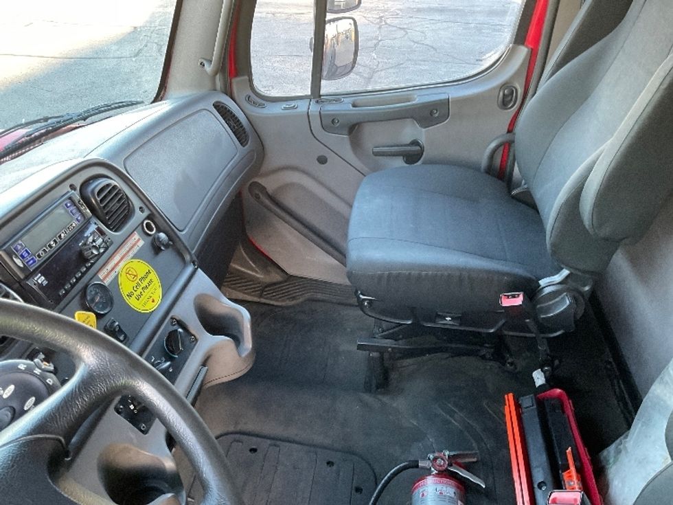 Refrigerated Truck-Light and Medium Duty Trucks-Freightliner-2019-M211264S-Milwaukee-WI-283,599\n\t\tmiles-$ 85,500 - Image 18