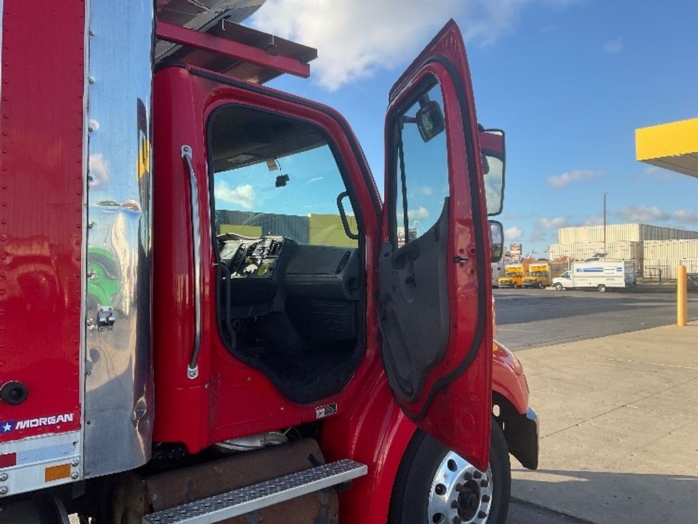 Refrigerated Truck-Light and Medium Duty Trucks-Freightliner-2019-M211264S-Milwaukee-WI-283,599\n\t\tmiles-$ 85,500 - Image 19