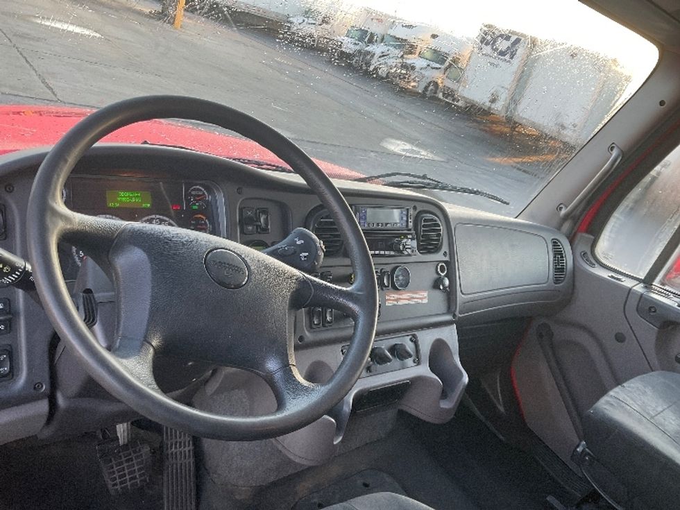Refrigerated Truck-Light and Medium Duty Trucks-Freightliner-2019-M211264S-Milwaukee-WI-336,518\n\t\tmiles-$ 64,750 - Image 17