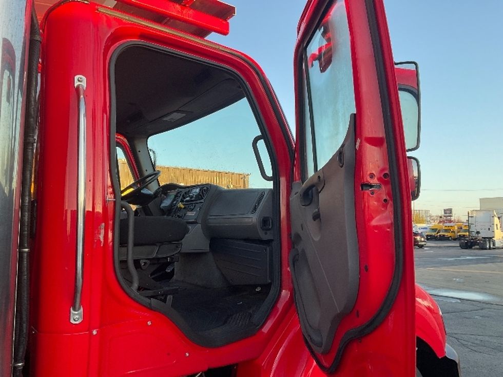 Refrigerated Truck-Light and Medium Duty Trucks-Freightliner-2019-M211264S-Milwaukee-WI-336,518\n\t\tmiles-$ 64,750 - Image 19