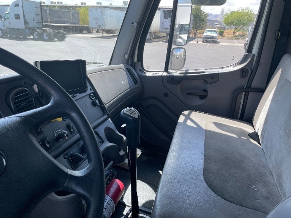 Refrigerated Truck-Light and Medium Duty Trucks-Freightliner-2019-M211264S-Phoenix-AZ-202,469\n\t\tmiles-$ 83,750 - Image 19