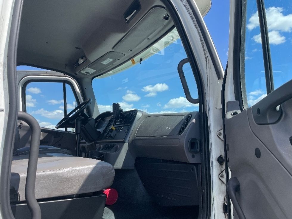 Refrigerated Truck-Light and Medium Duty Trucks-Freightliner-2019-M211264S-Phoenix-AZ-202,469\n\t\tmiles-$ 83,750 - Image 20