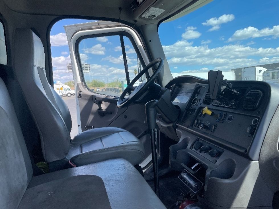 Refrigerated Truck-Light and Medium Duty Trucks-Freightliner-2019-M211264S-Phoenix-AZ-202,469\n\t\tmiles-$ 83,750 - Image 22
