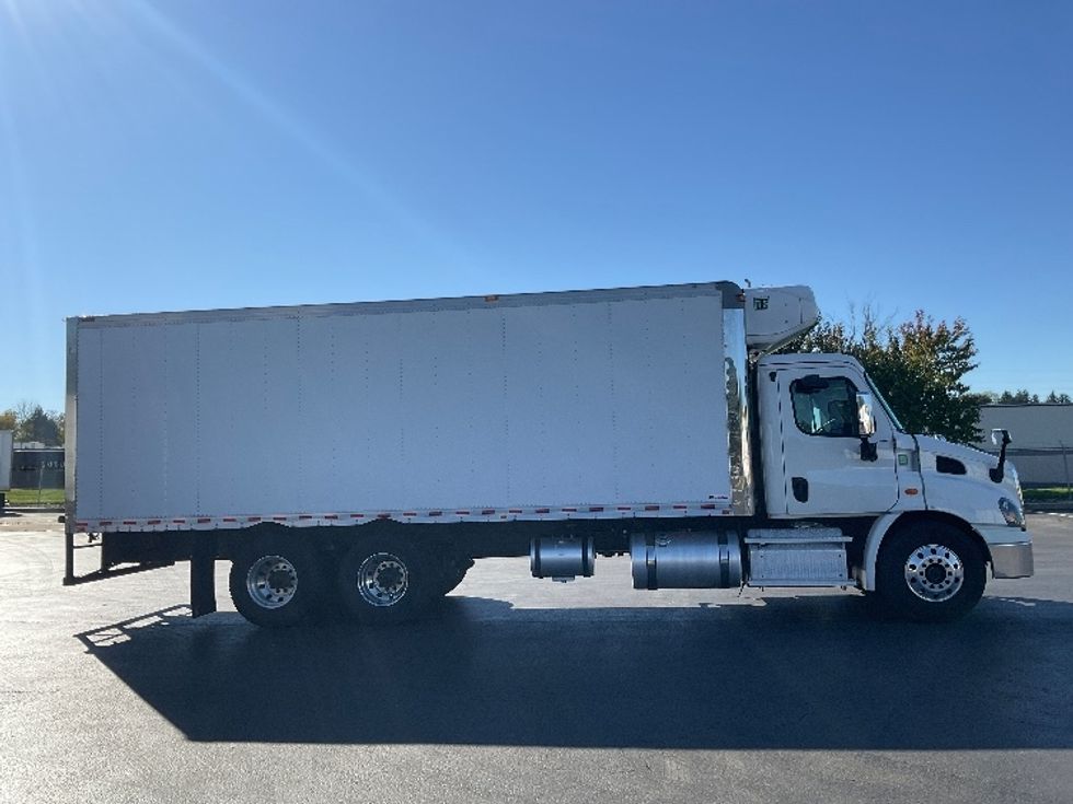 Refrigerated Truck-Light and Medium Duty Trucks-Freightliner-2020-Cascadia X11364S-Lancaster-PA-305,405\n\t\tmiles-$ 89,750 - Image 14
