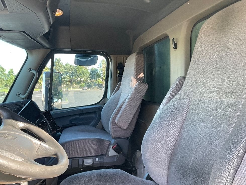 Refrigerated Truck-Light and Medium Duty Trucks-Freightliner-2020-Cascadia X11364S-Lancaster-PA-305,405\n\t\tmiles-$ 89,750 - Image 17