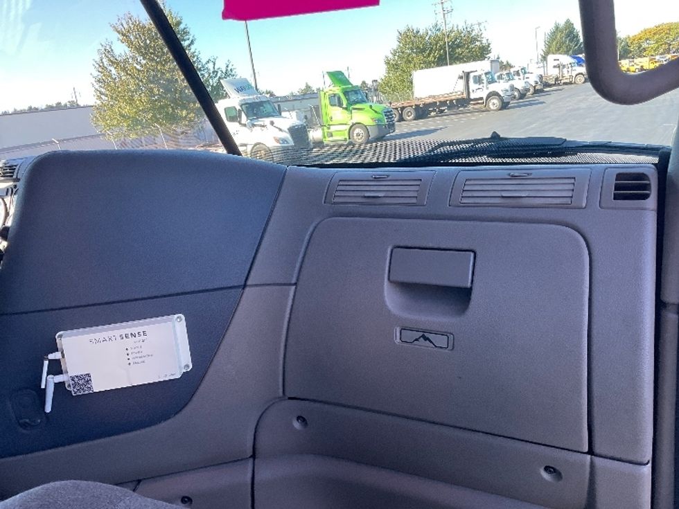 Refrigerated Truck-Light and Medium Duty Trucks-Freightliner-2020-Cascadia X11364S-Lancaster-PA-305,405\n\t\tmiles-$ 89,750 - Image 19