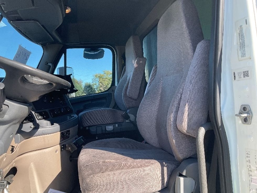 Refrigerated Truck-Light and Medium Duty Trucks-Freightliner-2020-Cascadia X11364S-Lancaster-PA-325,408\n\t\tmiles-$ 89,000 - Image 19