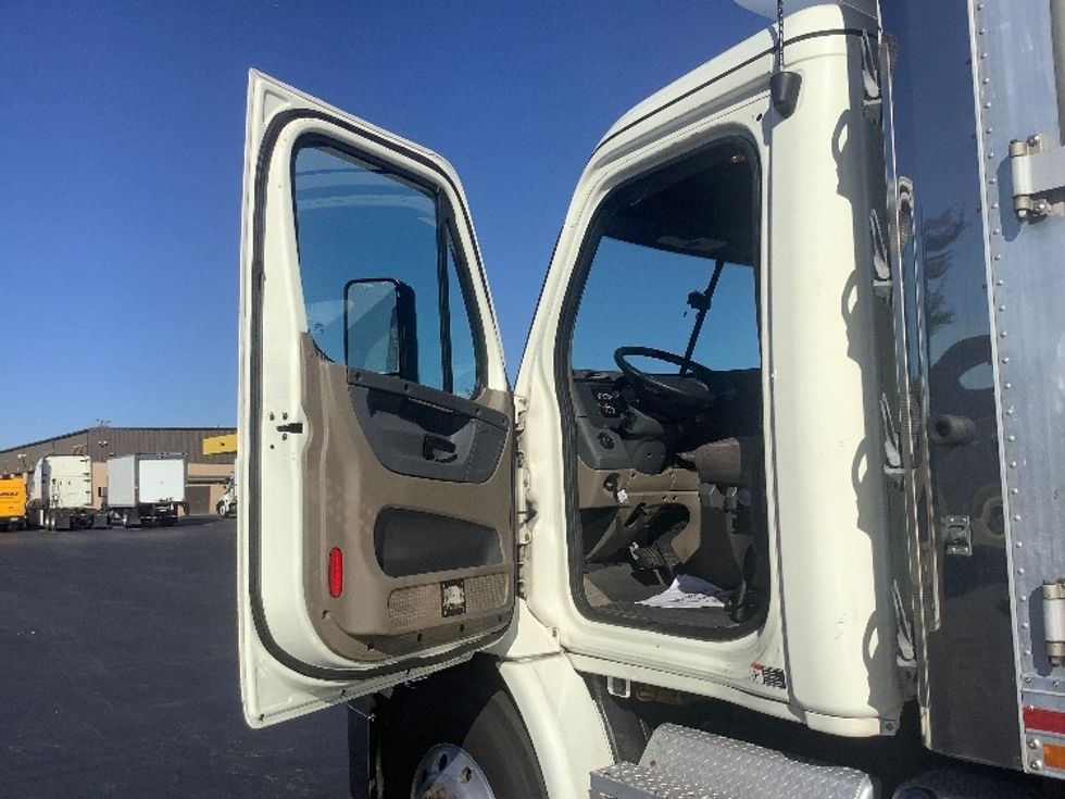 Refrigerated Truck-Light and Medium Duty Trucks-Freightliner-2020-Cascadia X11364S-Lancaster-PA-359,351\n\t\tmiles-$ 88,250 - Image 15