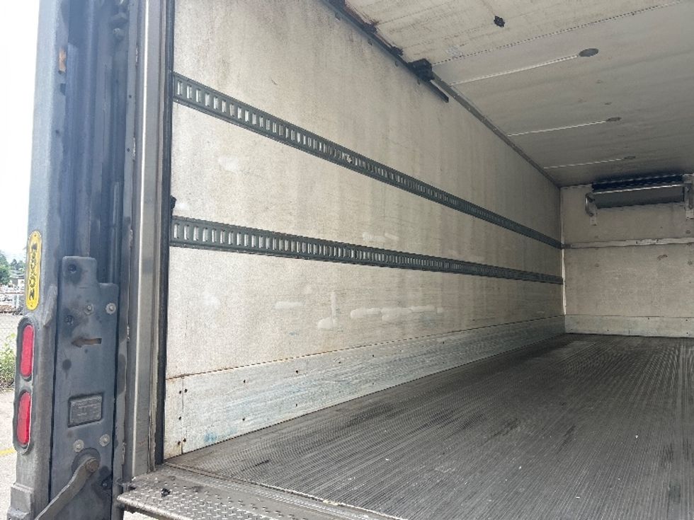 Refrigerated Truck-Light and Medium Duty Trucks-Freightliner-2020-M2-Abbotsford-BC-310,104\n\t\tkm-$ 80,500 - Image 11