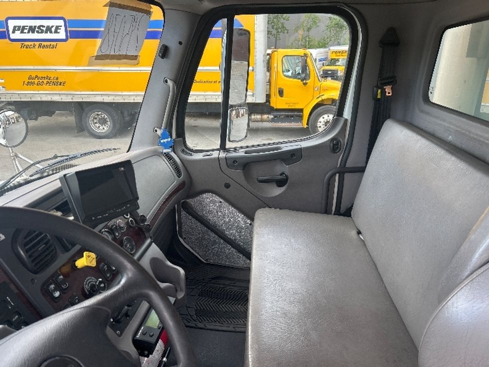 Refrigerated Truck-Light and Medium Duty Trucks-Freightliner-2020-M2-Abbotsford-BC-310,104\n\t\tkm-$ 80,500 - Image 19