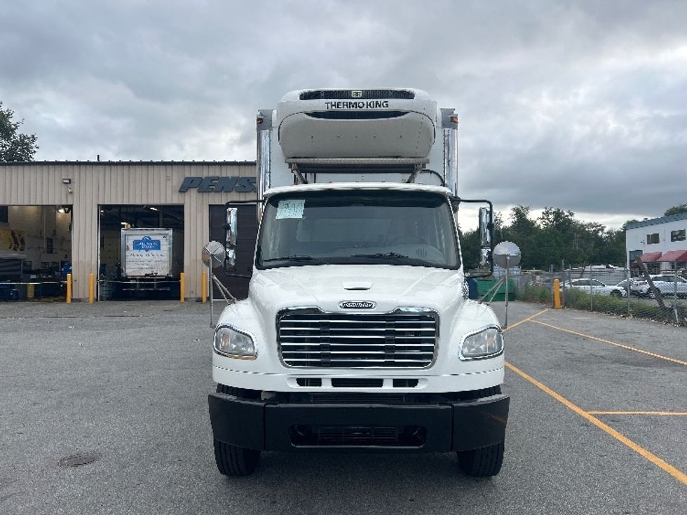 Refrigerated Truck-Light and Medium Duty Trucks-Freightliner-2020-M2-Abbotsford-BC-310,104\n\t\tkm-$ 80,500 - Image 2