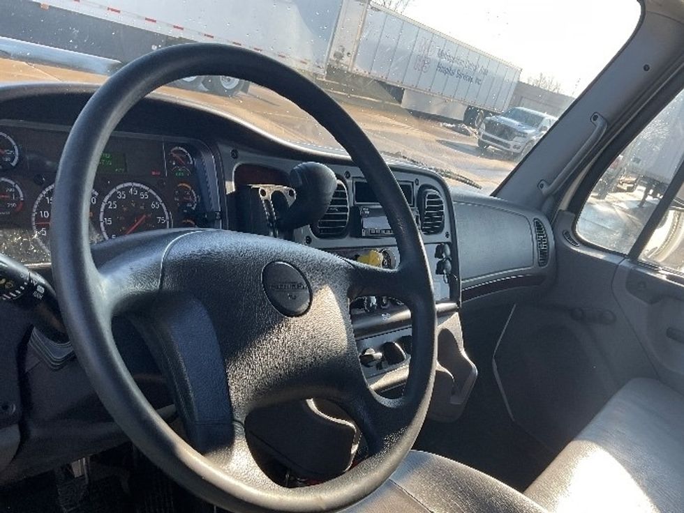 Refrigerated Truck-Light and Medium Duty Trucks-Freightliner-2020-M2-Allen Park-MI-222,400\n\t\tmiles-$ 45,000 - Image 17