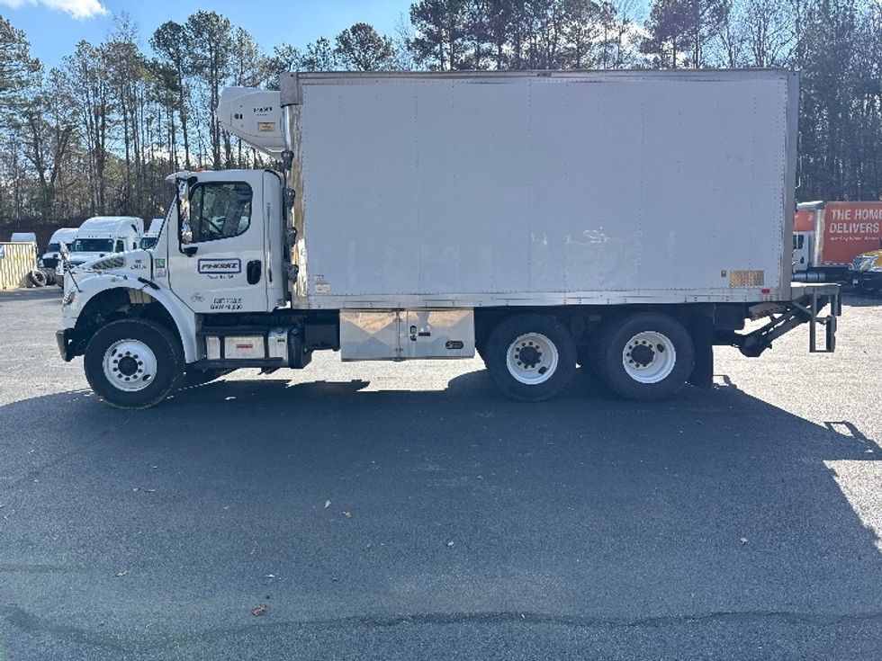Refrigerated Truck-Light and Medium Duty Trucks-Freightliner-2020-M2-Atlanta (Forest Park)-GA-194,021\n\t\tmiles-$ 54,750 - Image 4