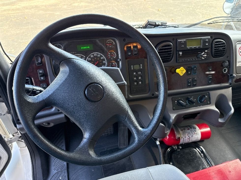 Refrigerated Truck-Light and Medium Duty Trucks-Freightliner-2020-M2-Atlanta (Forest Park)-GA-194,021\n\t\tmiles-$ 54,750 - Image 18