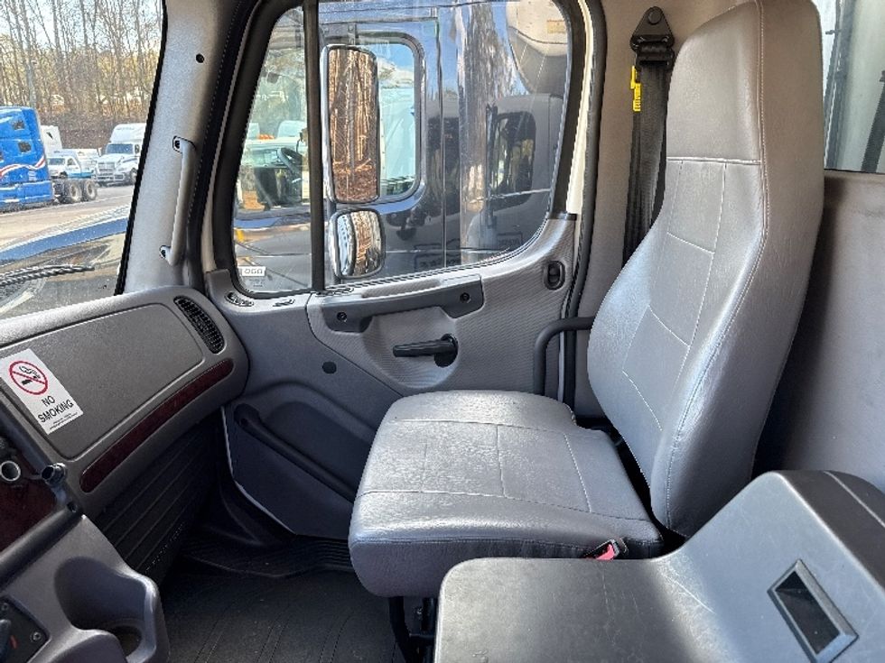 Refrigerated Truck-Light and Medium Duty Trucks-Freightliner-2020-M2-Atlanta (Forest Park)-GA-194,021\n\t\tmiles-$ 54,750 - Image 19