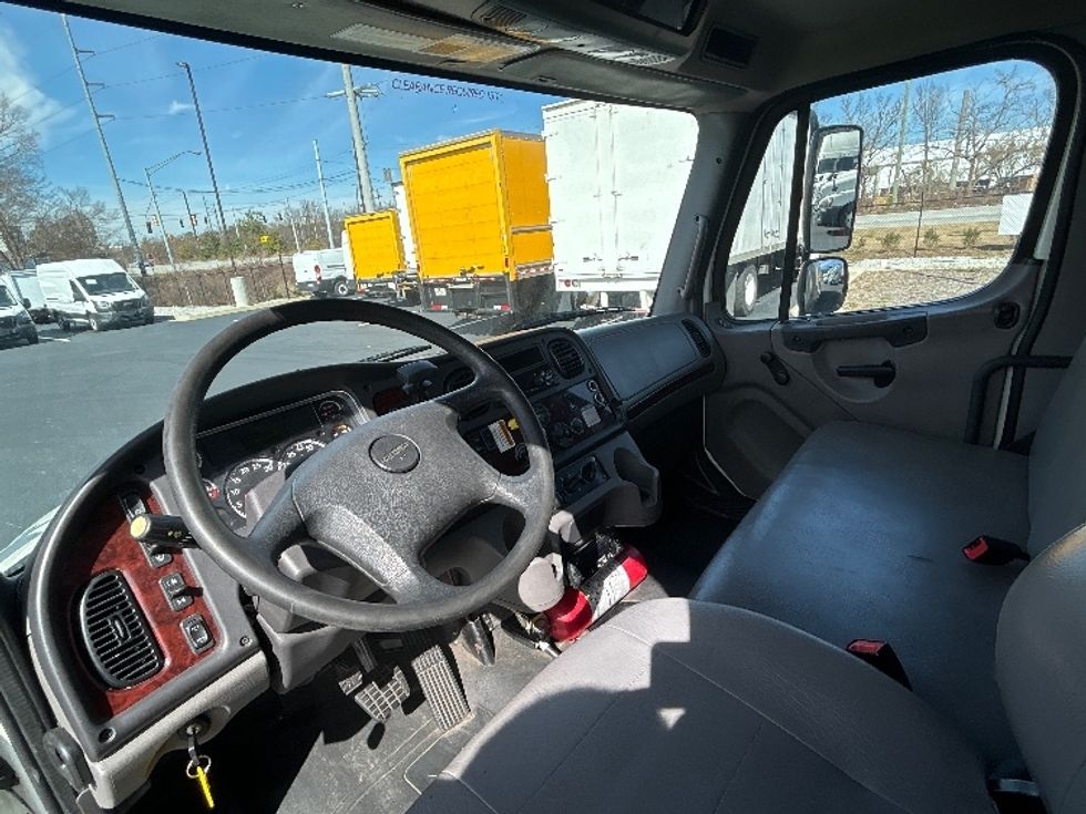 Refrigerated Truck-Light and Medium Duty Trucks-Freightliner-2020-M2-Atlanta (Forest Park)-GA-197,414\n\t\tmiles-$ 58,250 - Image 17
