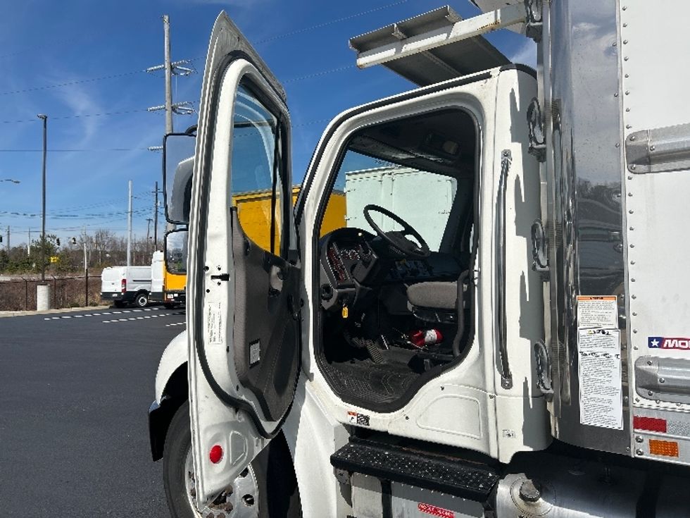 Refrigerated Truck-Light and Medium Duty Trucks-Freightliner-2020-M2-Atlanta (Forest Park)-GA-197,414\n\t\tmiles-$ 58,250 - Image 16