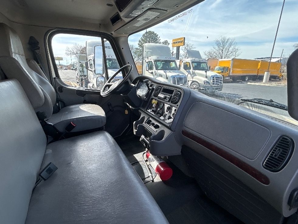 Refrigerated Truck-Light and Medium Duty Trucks-Freightliner-2020-M2-Atlanta (Forest Park)-GA-197,414\n\t\tmiles-$ 58,250 - Image 22