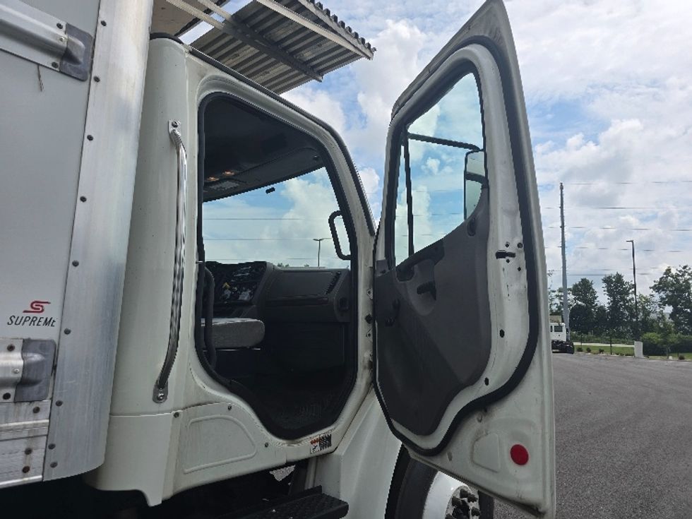 Refrigerated Truck-Light and Medium Duty Trucks-Freightliner-2020-M2-Atlanta (Forest Park)-GA-250,316\n\t\tmiles-$ 55,750 - Image 20