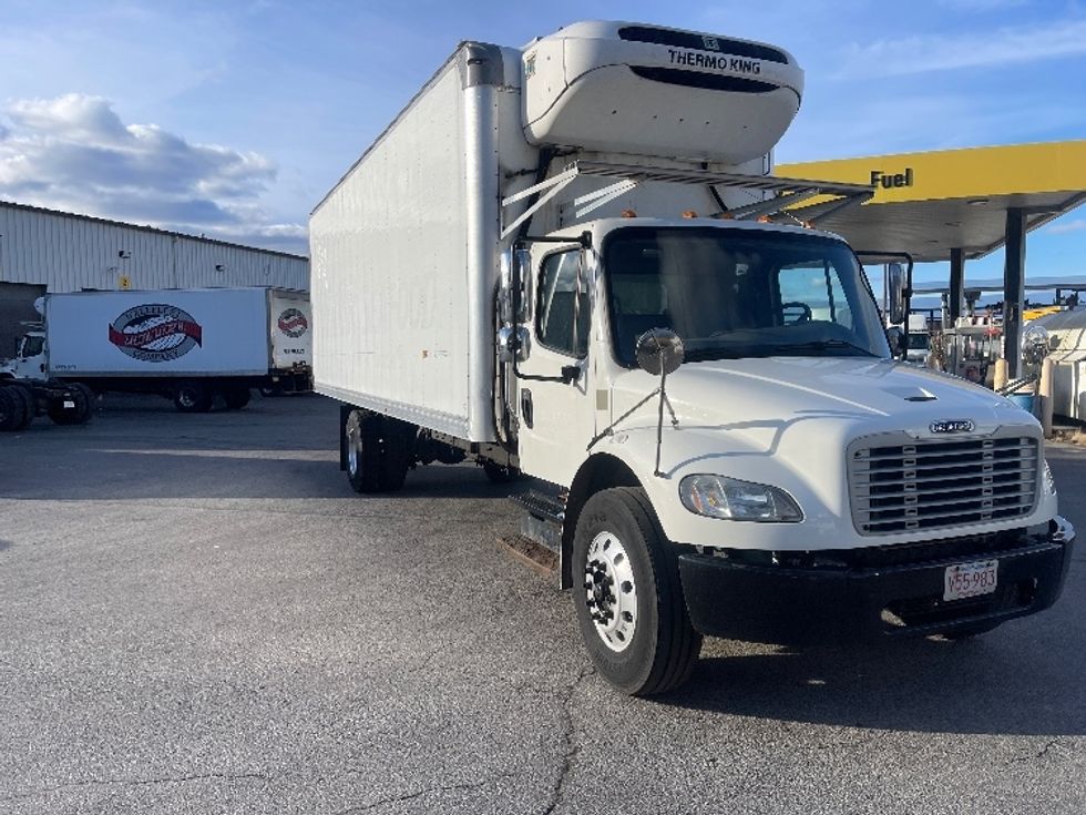 Refrigerated Truck-Light and Medium Duty Trucks-Freightliner-2020-M2-Auburn-MA-215,725\n\t\tmiles-$ 56,500 - Image 1