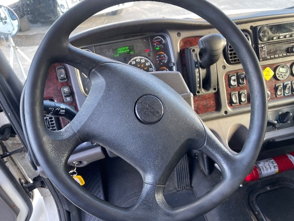 Refrigerated Truck-Light and Medium Duty Trucks-Freightliner-2020-M2-Auburn-MA-215,725\n\t\tmiles-$ 56,500 - Image 16