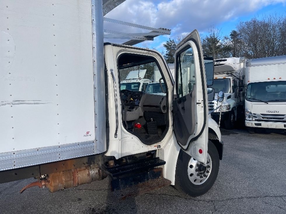 Refrigerated Truck-Light and Medium Duty Trucks-Freightliner-2020-M2-Auburn-MA-215,725\n\t\tmiles-$ 56,500 - Image 19