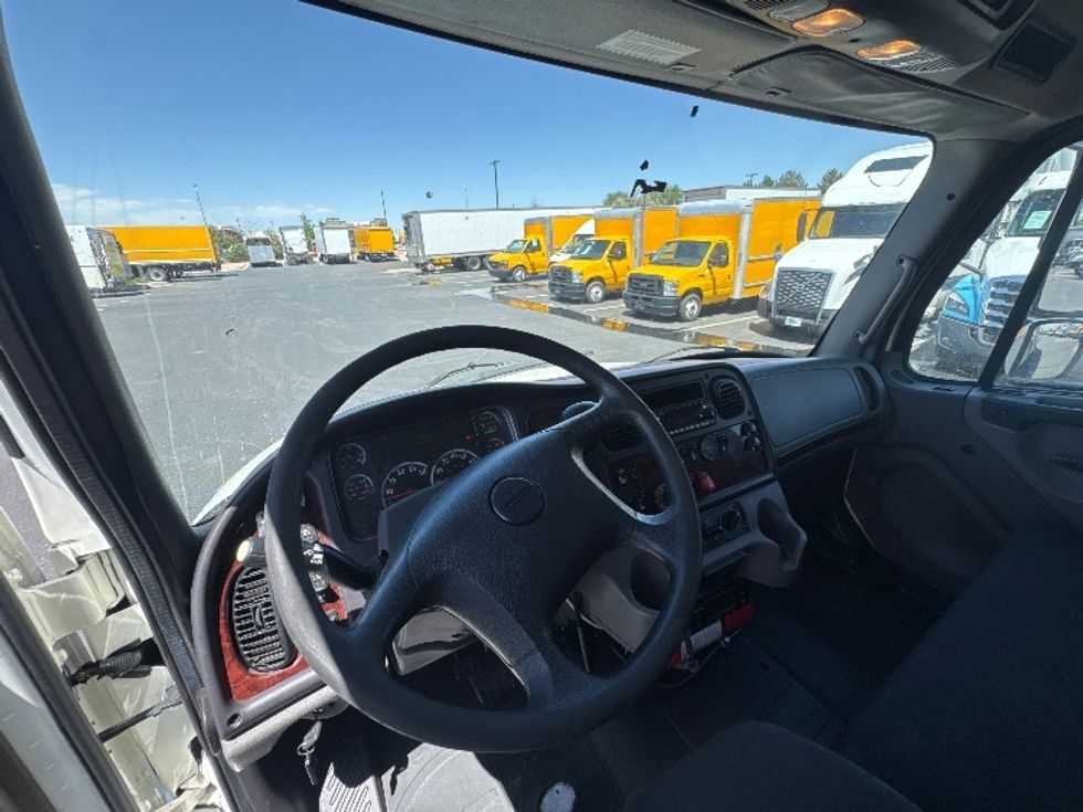 Refrigerated Truck-Light and Medium Duty Trucks-Freightliner-2020-M2-Aurora-CO-147,667\n\t\tmiles-$ 64,750 - Image 18