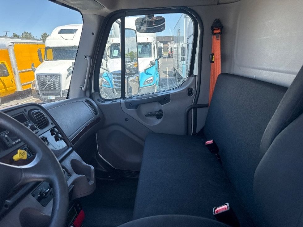 Refrigerated Truck-Light and Medium Duty Trucks-Freightliner-2020-M2-Aurora-CO-147,667\n\t\tmiles-$ 64,750 - Image 19