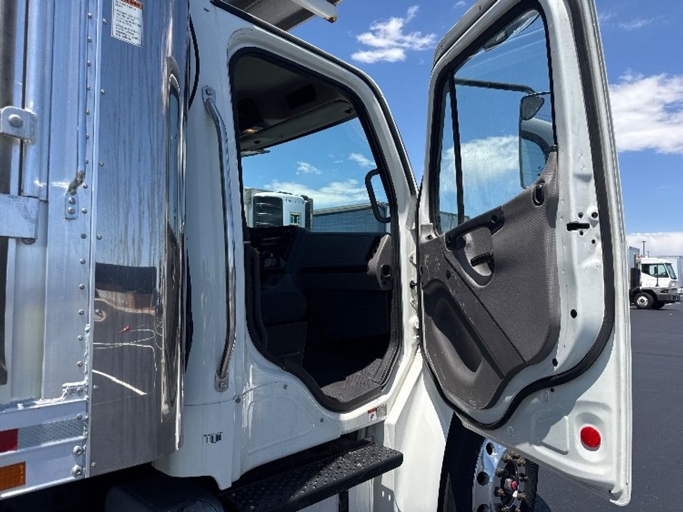 Refrigerated Truck-Light and Medium Duty Trucks-Freightliner-2020-M2-Aurora-CO-92,772\n\t\tmiles-$ 72,250 - Image 20