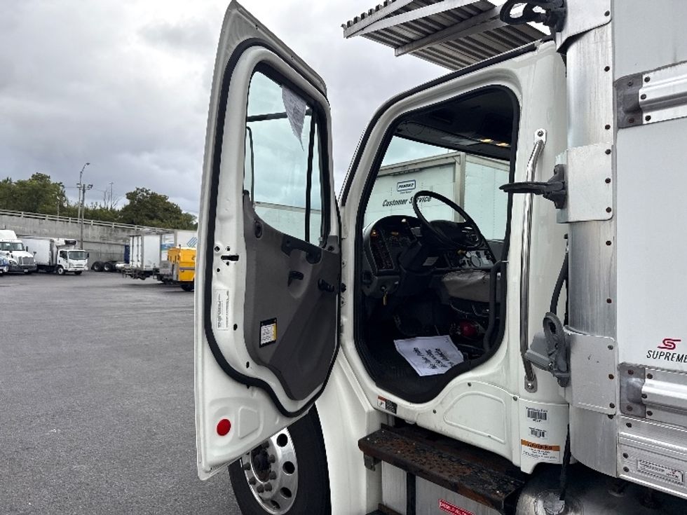 Refrigerated Truck-Light and Medium Duty Trucks-Freightliner-2020-M2-Baltimore-MD-175,385\n\t\tmiles-$ 53,000 - Image 16