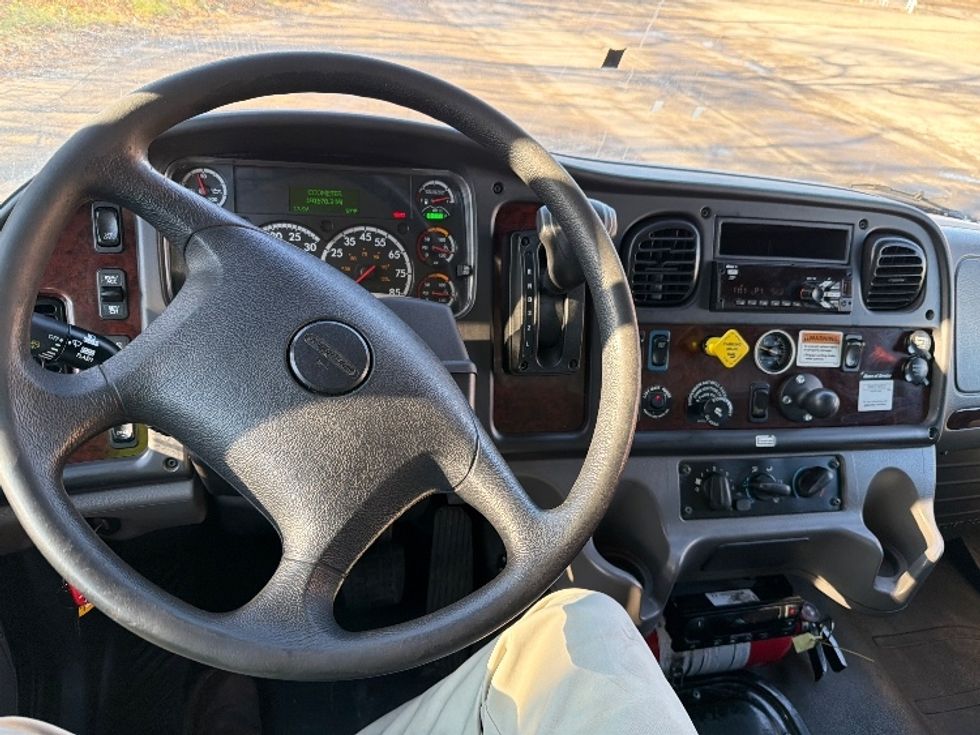 Refrigerated Truck-Light and Medium Duty Trucks-Freightliner-2020-M2-Baltimore-MD-191,679\n\t\tmiles-$ 50,250 - Image 18