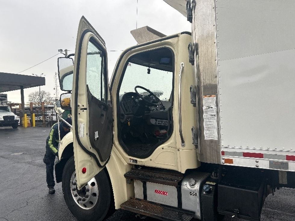 Refrigerated Truck-Light and Medium Duty Trucks-Freightliner-2020-M2-Baltimore-MD-304,936\n\t\tmiles-$ 29,000 - Image 16