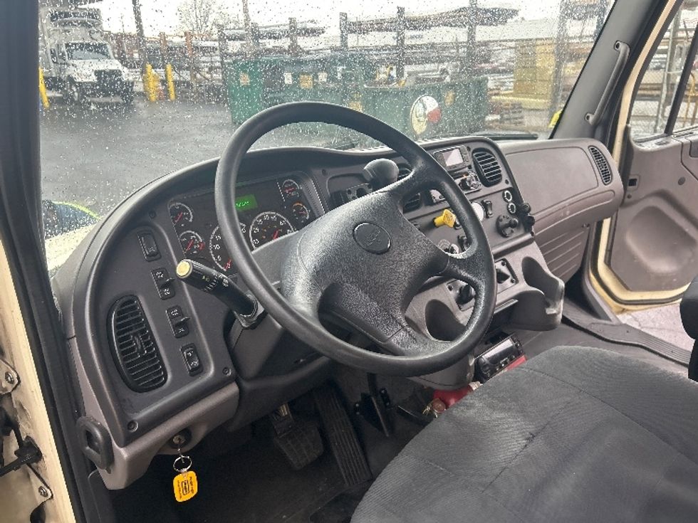 Refrigerated Truck-Light and Medium Duty Trucks-Freightliner-2020-M2-Baltimore-MD-304,936\n\t\tmiles-$ 29,000 - Image 17