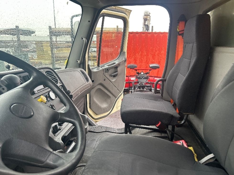 Refrigerated Truck-Light and Medium Duty Trucks-Freightliner-2020-M2-Baltimore-MD-304,936\n\t\tmiles-$ 29,000 - Image 19