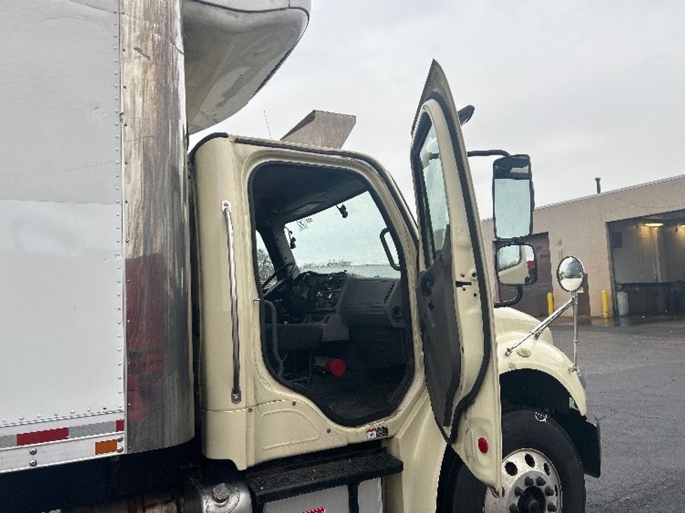 Refrigerated Truck-Light and Medium Duty Trucks-Freightliner-2020-M2-Baltimore-MD-304,936\n\t\tmiles-$ 29,000 - Image 20