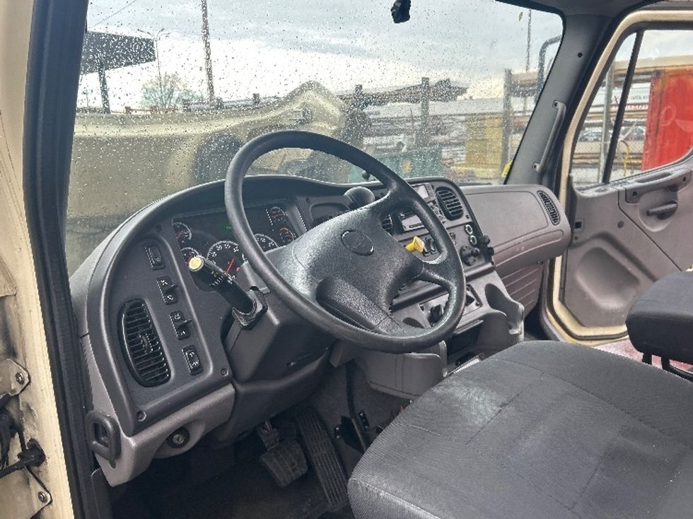 Refrigerated Truck-Light and Medium Duty Trucks-Freightliner-2020-M2-Baltimore-MD-320,808\n\t\tmiles-$ 26,750 - Image 17