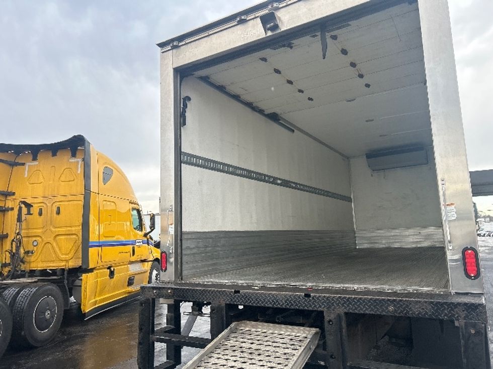 Refrigerated Truck-Light and Medium Duty Trucks-Freightliner-2020-M2-Baltimore-MD-347,451\n\t\tmiles-$ 23,250 - Image 11