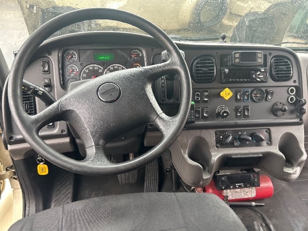 Refrigerated Truck-Light and Medium Duty Trucks-Freightliner-2020-M2-Baltimore-MD-347,451\n\t\tmiles-$ 23,250 - Image 18