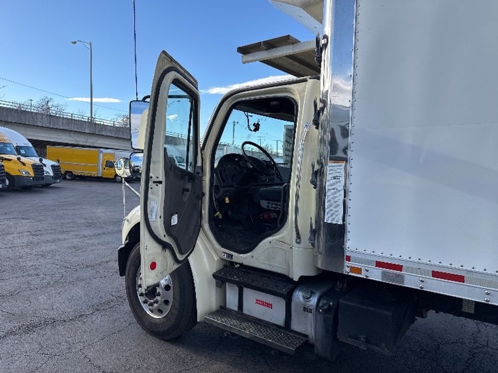 Refrigerated Truck-Light and Medium Duty Trucks-Freightliner-2020-M2-Baltimore-MD-352,743\n\t\tmiles-$ 22,250 - Image 16