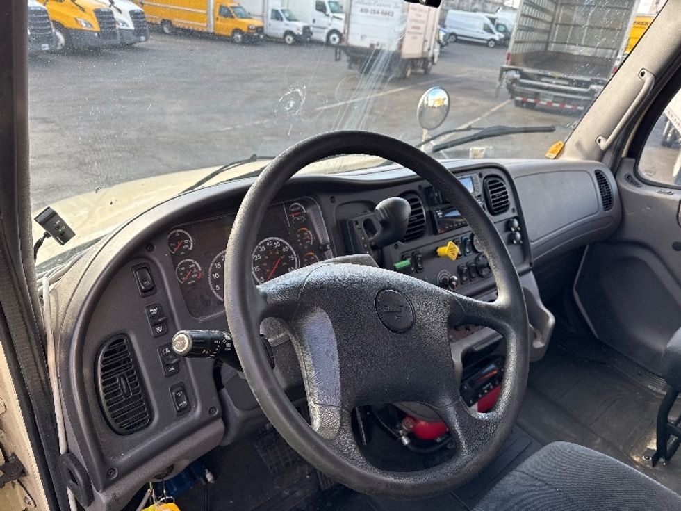 Refrigerated Truck-Light and Medium Duty Trucks-Freightliner-2020-M2-Baltimore-MD-352,743\n\t\tmiles-$ 22,250 - Image 17