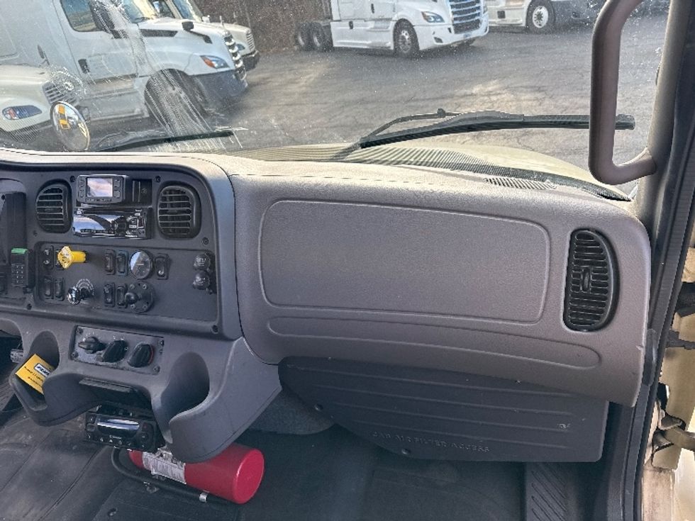 Refrigerated Truck-Light and Medium Duty Trucks-Freightliner-2020-M2-Baltimore-MD-352,743\n\t\tmiles-$ 22,250 - Image 21