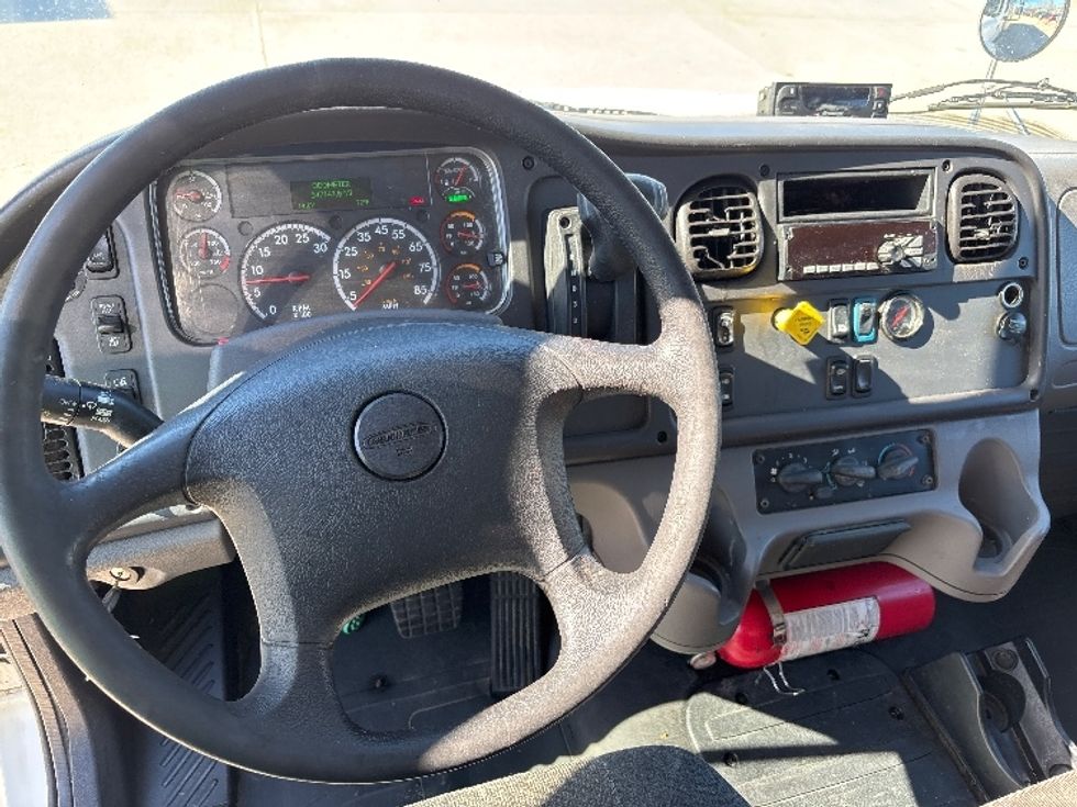 Refrigerated Truck-Light and Medium Duty Trucks-Freightliner-2020-M2-Baton Rouge-LA-347,147\n\t\tmiles-$ 12,500 - Image 18
