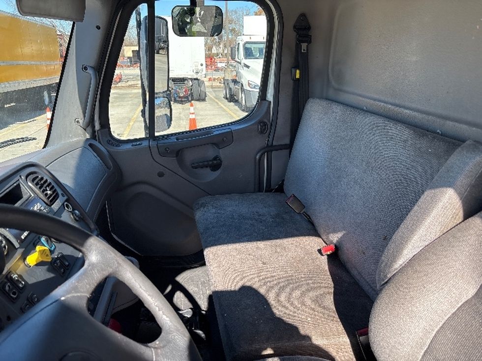 Refrigerated Truck-Light and Medium Duty Trucks-Freightliner-2020-M2-Baton Rouge-LA-347,147\n\t\tmiles-$ 12,500 - Image 19