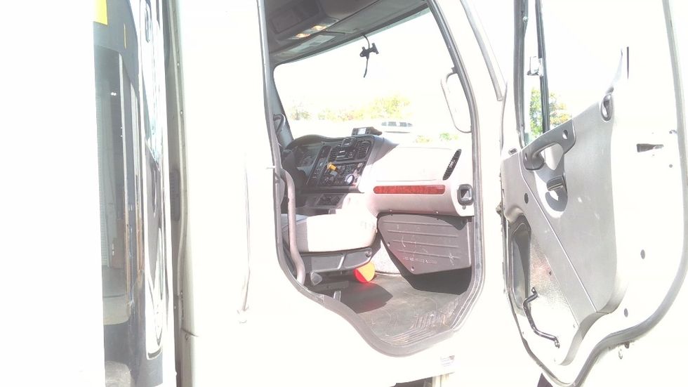 Refrigerated Truck-Light and Medium Duty Trucks-Freightliner-2020-M2-Bensalem-PA-227,320\n\t\tmiles-$ 53,250 - Image 20